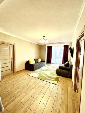 Chornovola Apartment Липинського 28